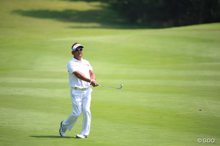 日本人には見えん。 2014年 ダンロップ・スリクソン福島オープンゴルフトーナメント 初日 篠崎紀夫