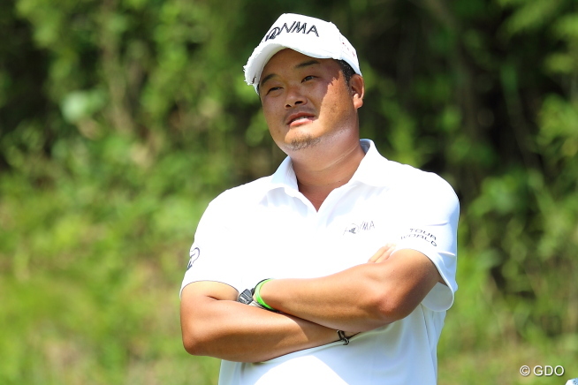 小田孔明 “奇跡のボギー”で優勝争い生き残り