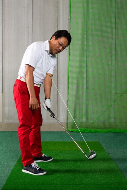 スイングの始動から腰までは ヘッドを回転させない 1 3 永井延宏のフェースコントロール Gdo ゴルフレッスン 練習