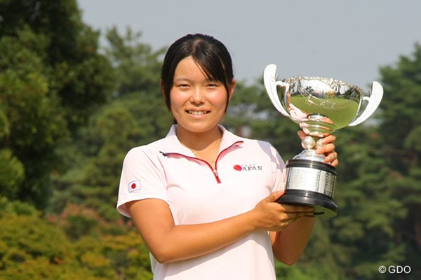2014年 日本ジュニアゴルフ選手権競技（女子15歳～17歳の部） 最終日 勝みなみ 6打差の大逆転で、「日本ジュニア」初制覇を果たした勝みなみ