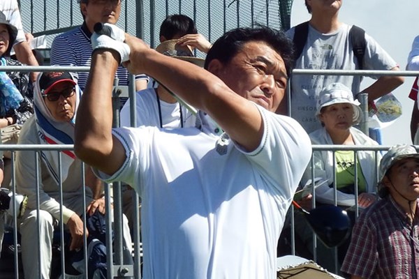 2014年 ファンケルクラシック 初日 羽川豊 昨年覇者の羽川豊が、大会連覇に向け、単独首位の好スタートを切った