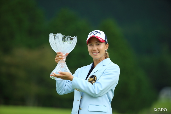 上田桃子が逆転で3年ぶりの優勝！ 森田は今季2勝目逃す