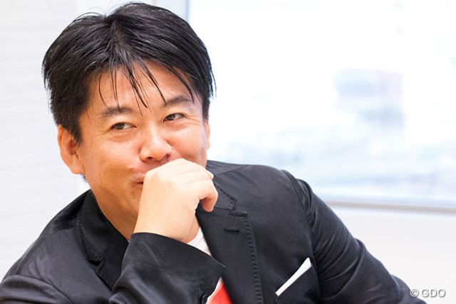 画像詳細 堀江貴文 堀江x高岡 1 独自路線の新規大会は ビジネスモデルの新しい投げかけです Gdo ゴルフダイジェスト オンライン