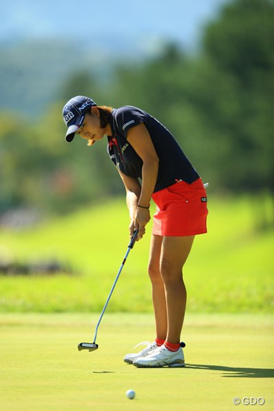 2014年 日本女子プロゴルフ選手権大会コニカミノルタ杯 3日目 原江里菜 バックナインでスコアを伸ばし、1オーバー12位タイに。ジワジワと上げてきましたね。