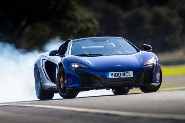 2ページ目 世界から絶賛されているマクラーレンの秘密兵器 650s に試乗 ゴルフダイジェスト オンライン 2ページ目 世界から絶賛されているマクラーレンの秘密兵器 650s に試乗 ゴルフダイジェスト オンライン