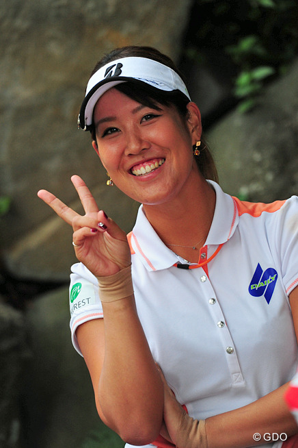 攻めのゴルフに転じハーフ「29」 単独首位の福田真未【国内女子ツアー LPGA】｜GDO ゴルフダイジェスト・オンライン