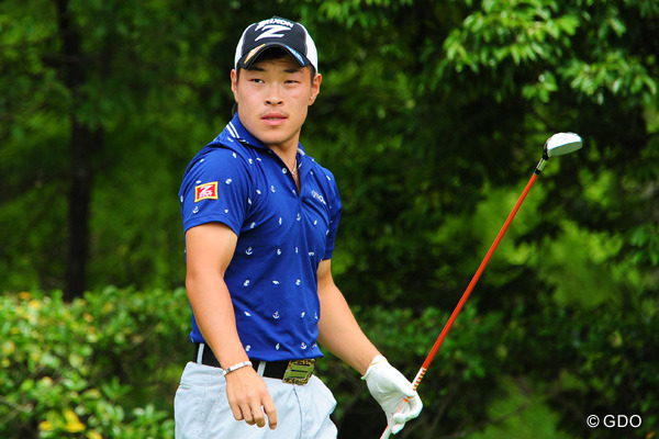 ＜2日目＞藤本佳則が首位に浮上！小田孔明が1打差2位