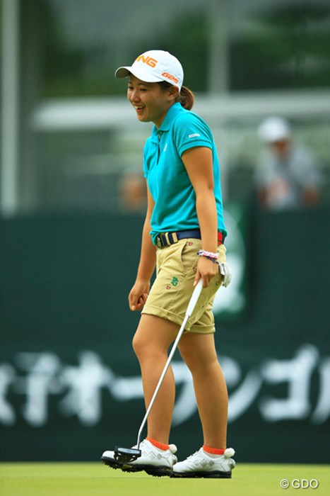 17歳アマの永井花奈は9位で決勝へ。最終18番でファーストパットをオーバーさせて苦笑い 2014年 日本女子オープンゴルフ選手権競技 事前 永井花奈
