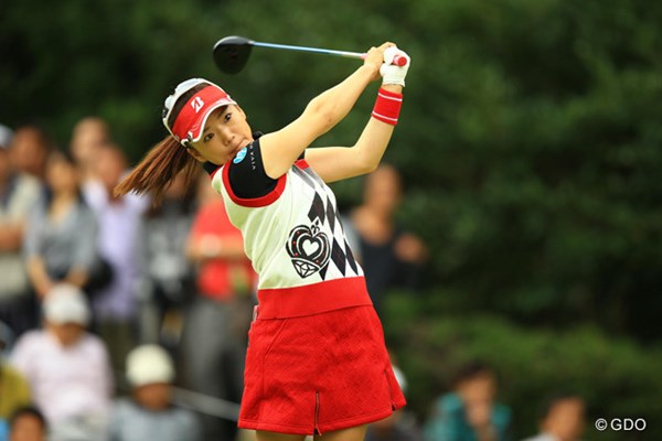2014年 日本女子オープンゴルフ選手権競技 3日目 有村智恵 ティショットが乱れた有村智恵は首位から陥落。11位に後退して最終日を迎える