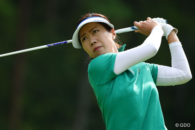 サタヤ、李知姫が首位 成田美寿々が1打差3位