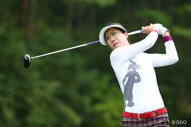 李知姫が首位キープ 成田2位、18歳アマが4位で最終日へ