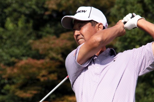 2014年 第53回日本プロゴルフシニア選手権大会 住友商事・サミットカップ 3日目 渡辺司 20年ぶりの快挙なるか。日々入れ替わる首位に渡辺が立った（画像提供PGA）
