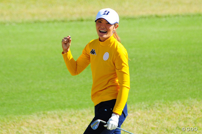 渡邉彩香が「63」で猛追2位 大山志保が単独首位守る