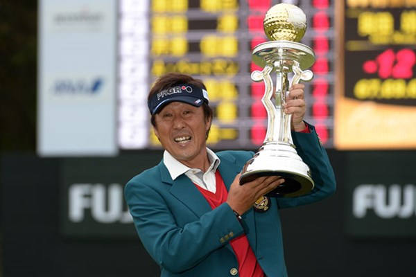 昨年大会で、シニアツアー初優勝を飾った奥田靖己（画像提供：日本プロゴルフ協会
