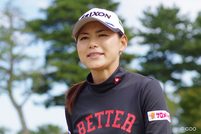 花嫁衣装は帰国後に 海外嫌いだった横峯が米挑戦を表明