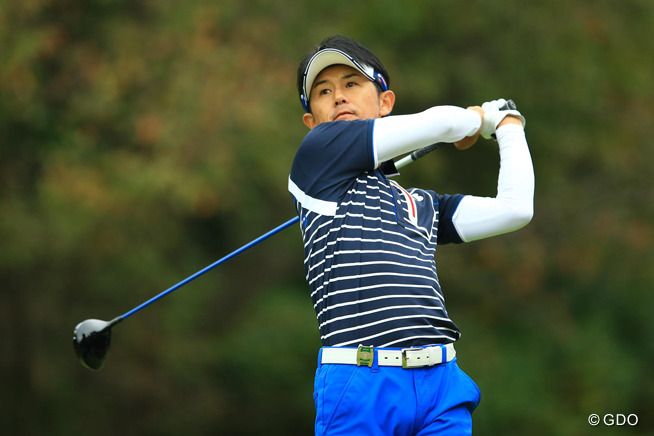 近藤共弘が首位浮上 2打差で谷原秀人ら3人 石川遼は34位