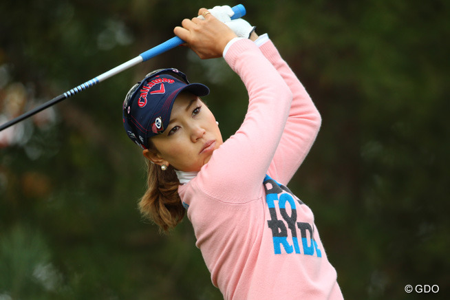 上田桃子が今季初の首位発進 女王争い窮地のイ・ボミは出遅れ 【国内