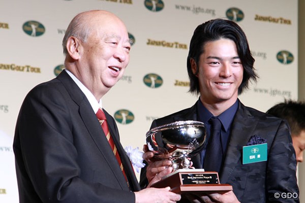 2014年 JGTO表彰式 石川遼 8年連続でファンが選ぶMIP賞を獲得した石川遼