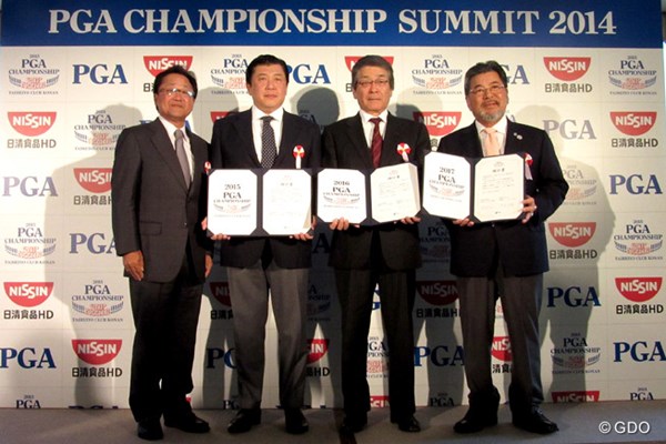 2014年 PGAチャンピオンシップ サミット2014 倉本昌弘PGA会長と各開催コース代表者 2015年から17年までの開催コースを発表した倉本昌弘PGA会長。会見の場で調印式が執り行われた