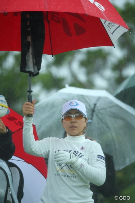 雨の日ゴルファー基本スタイル 2015年 ダイキンオーキッドレディス 初日 宮里美香