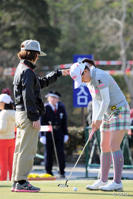 2015年 ヨコハマタイヤPRGRレディスカップ 初日 勝みなみ