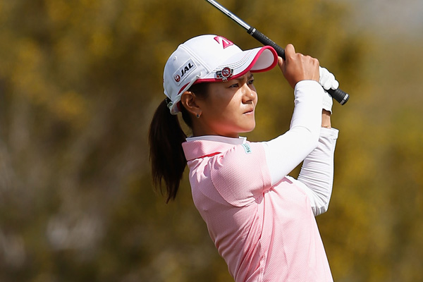 宮里藍がホールインワン！初日は日没サスペンデッド