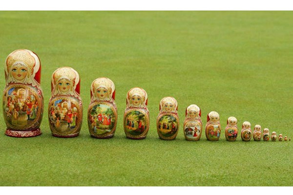 通常のトロフィーの他に、伝統的なマトリョーシカ型のトロフィーが贈られるのは「ロシアオープン」だ。※画像提供：European Tour