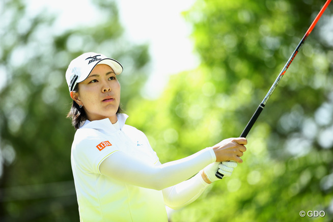 ＜国内女子＞服部真夕と穴井詩が出身県で首位発進 横峯さくらは17位