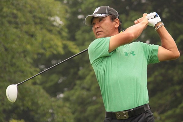 2015年 スターツシニアゴルフトーナメント 初日 東聡 東聡が8バーディ1ボギーの「65」をマークし、7アンダー首位タイの好スタートを切った※画像提供：日本プロゴルフ協会