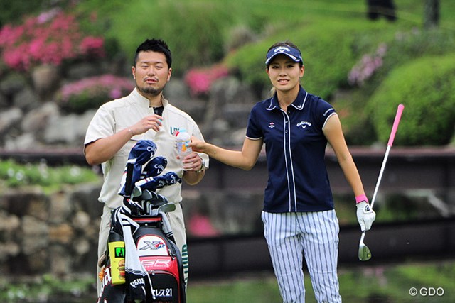藤田光里が猛チャージで首位 すべて良い状況 復帰キャディ 勉強 になった 国内女子ツアー Lpga Gdo ゴルフダイジェスト オンライン 藤田光里が猛チャージで首位 すべて良い状況 復帰キャディ 勉強 になった 国内女子ツアー Lpga Gdo ゴルフダイジェスト オンライン