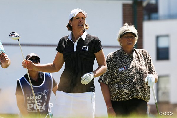 2015年 KPMG女子PGA選手権 3日目 ジュリ・インクスター ローラ・デービース 大ベテランのジュリ・インクスター（左）とローラ・デービースが同組