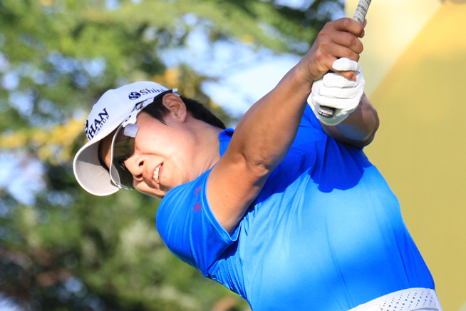 岩田寛が「62」で98人抜き！首位キム・キョンテらに1打差3位