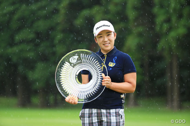 申ジエが逆転で大会2連覇 鈴木愛が3位