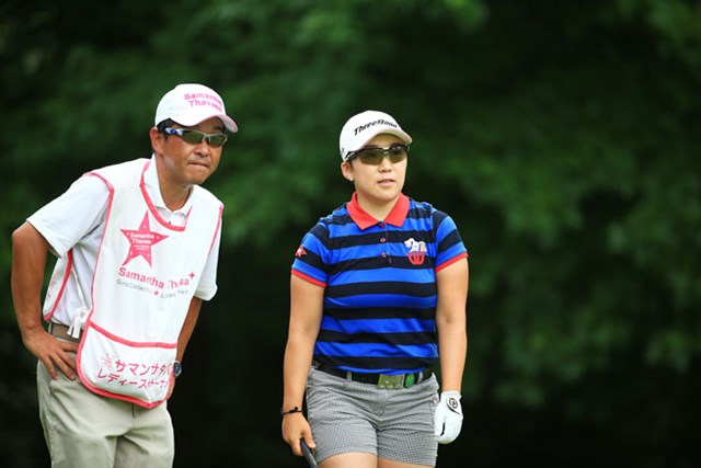 新タッグで好発進 イケメンとの2ショットが活力に 国内女子ツアー Lpga Gdo ゴルフダイジェスト オンライン