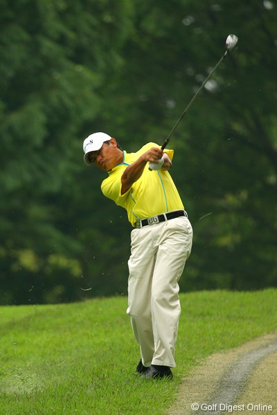 国内男子 UBS日本ゴルフツアー選手権 2日目 フランキー・ミノザ 単独3位のフランキー・ミノザ。ラフからのショットもきっちりとピンに絡めた