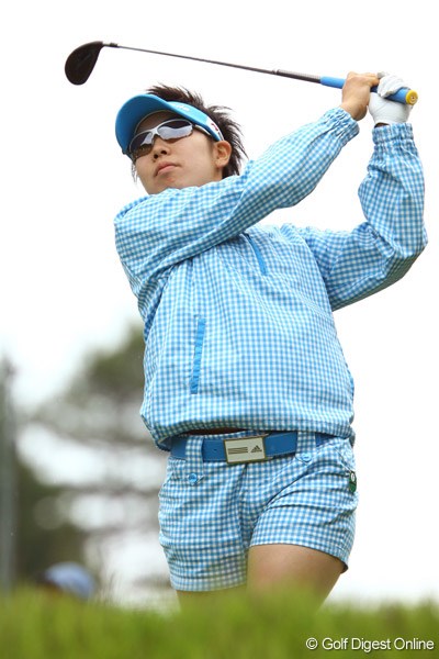リゾートトラストレディス2日目 森桜子 こちらも昨年のプロテストに合格した森桜子。ホットパンツで勝負です