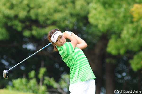 サントリーレディスオープンゴルフトーナメント初日 森田理香子 調子を上げてきた期待の新人・森田理香子は、3アンダーで5位タイ