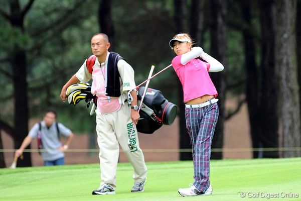 サントリーレディスオープンゴルフトーナメント初日 金田久美子 36位タイとまずまずで（？）のスタートですが、本人的には不満でしょうねェ