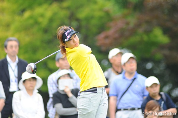 2009年 サントリーレディスオープンゴルフトーナメント 2日目 森田理香子 プロとして初めて首位に立った新人の森田理香子