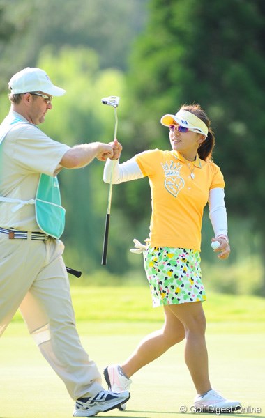 サントリーレディスオープンゴルフトーナメント2日目 有村智恵