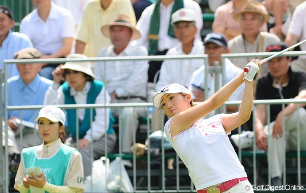 サントリーレディスオープンゴルフトーナメント2日目 飯島茜