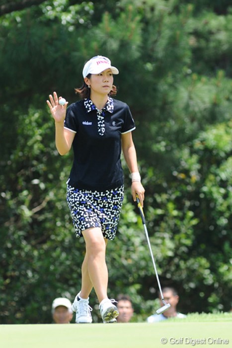 いつもパンツルックのチヒちゃんは、スカートの涼しさにびっくりして、やみつきになりそうだとか サントリーレディスオープンゴルフトーナメント最終日 李知姫