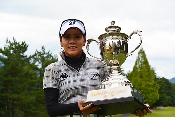 城間絵梨がステップアップツアー初優勝を遂げた※日本女子プロゴルフ協会提供