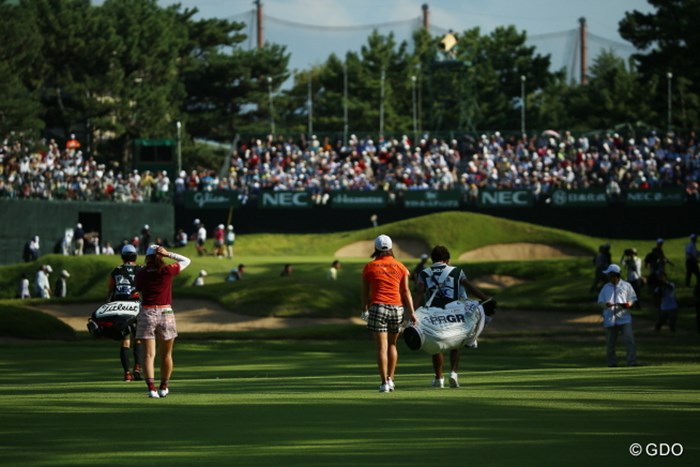 ここのコースってグリーンがほとんど打ち上げな気がする。 2015年 日本女子オープンゴルフ選手権競技 3日目 18番