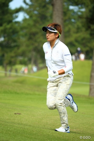 2015年 日本女子オープンゴルフ選手権競技 最終日 成田美寿々 普通の選手ならこれだけ走ったらリズム狂いそうだけどね。