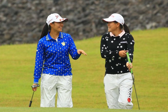 2015年 富士通レディース 2日目 新垣比菜 勝みなみ