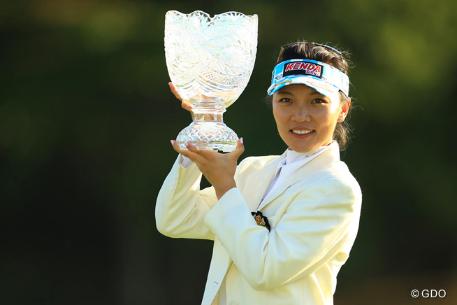テレサ・ルーが完全優勝で今季5勝目 2位に渡邉彩香