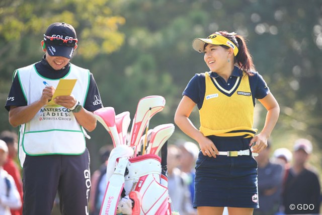 画像詳細 15年 Nobuta Group マスターズgcレディース 3日目 香妻琴乃 イ ボミ2億円 大西葵は初優勝へ1打差2位 首位に李知姫 15年 Nobuta Group マスターズgcレディース Gdo ゴルフダイジェスト オンライン