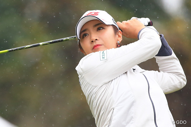 女王確定か、阻止か？イ・ボミが首位、テレサ・ルーは3打差で最終日へ