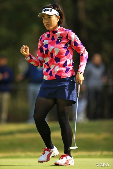 大山志保、父の76歳誕生日に“若作り”バッグと首位浮上のプレゼント